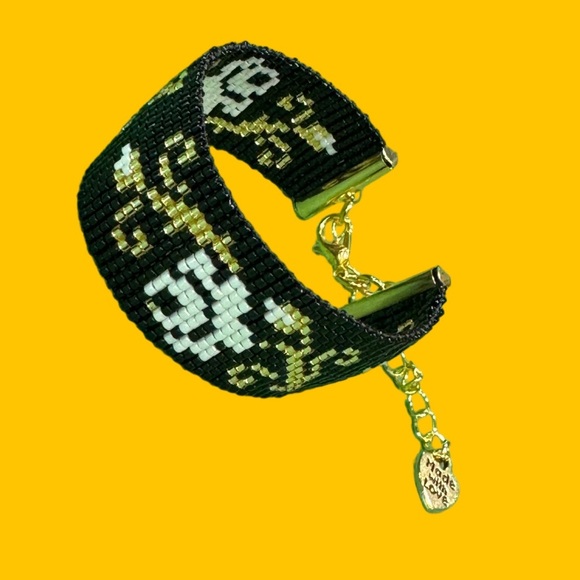 Handcrafted Black & Gold Floral Adjustable Seed Bead Loom Bracelet Heart Charm - Picture 2 of 6